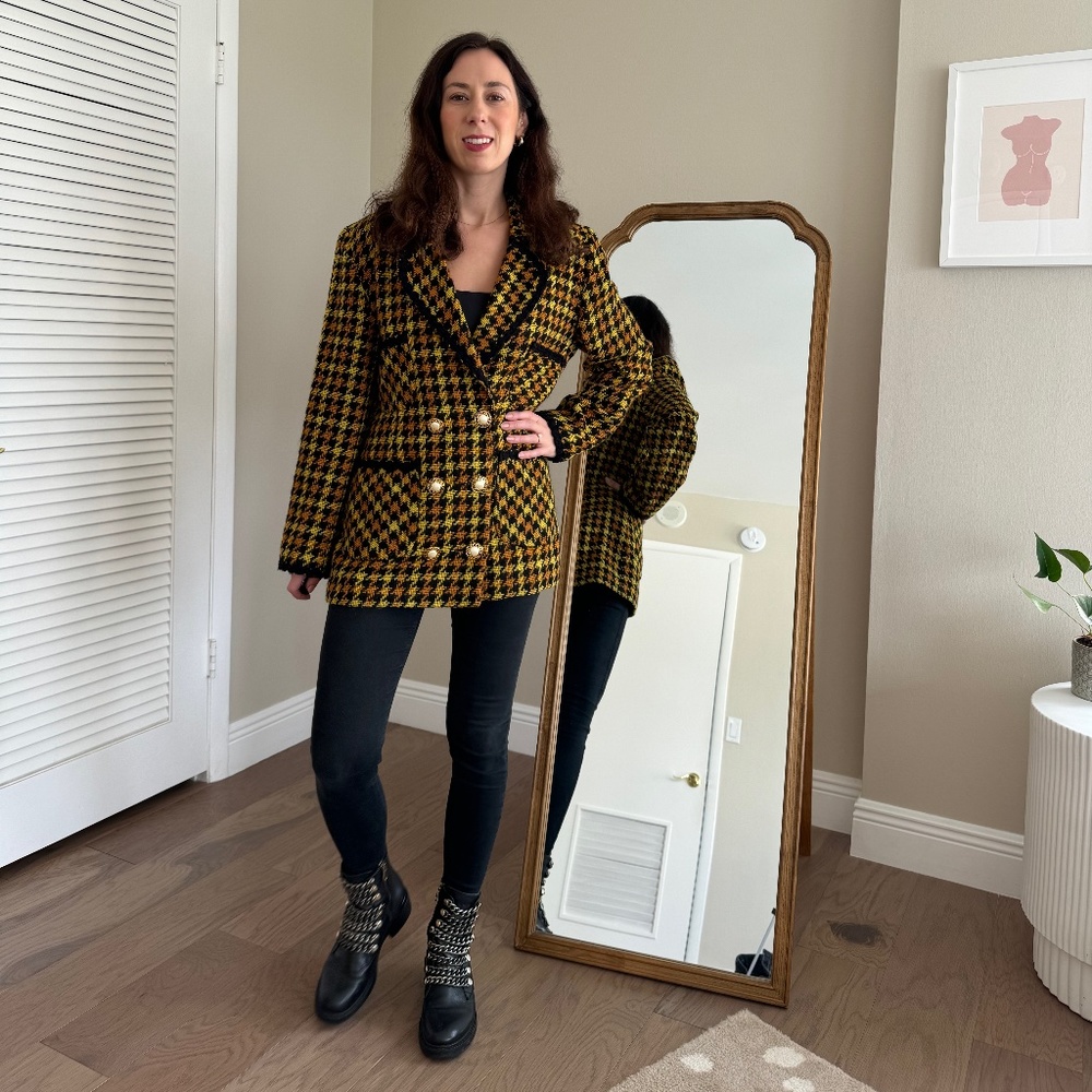 Vintage houndstooth blazer with pearl buttons